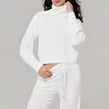Chándal blanco de punto gofrado para mujer con sudadera de cuello alto y joggers. - S / Tops / Blanco