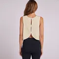 Professionelle Rückenansicht eines cremefarbenen Yoga-Tanktops mit offenem Rückenausschnitt - S / Oberteile / Gebrochenes Weiß