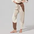 Pantaloni sportivi color-block da donna in marrone e beige con vita elastica - Taglia S / Pantaloni e gonne / Kaki