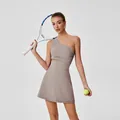 Einseitiges taupefarbenes Tennis-Kleid mit Taillenausschnitt, Premium-Sportbekleidung - Nebelweiß
