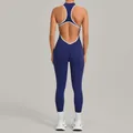 Dunkelblauer rückenfreier Yoga-Bodysuit mit weißer Paspelierung und Push-Up-Effekt - S / Top And Bottom (26231) / Marineblau
