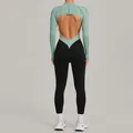 Combinaison de fitness professionnelle à manches longues et dos nu en vert sauge et noir - Vert Haricot