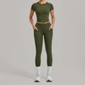 Ensemble de sport vert olive haute élasticité avec haut à manches courtes et legging - Vert olive
