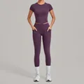 Ensemble de yoga violet pour femmes avec haut à manches courtes et leggings sport - Violet Raisin