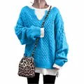 Gemütlicher hellblauer Zopfstrickpullover für Damen mit lockerem V-Ausschnitt Schnitt - Himmelblau