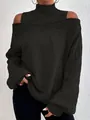 Detail eines schwarzen Strickpullovers mit Rollkragen und schulterfreiem Design. - S / Oberteile / Schwarz