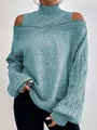 Detailaufnahme des Damenpullovers mit Stehkragen und modischen Cut-Outs an den Schultern - S / Oberteile / Malachitgrün