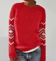 Vista dettagliata di un maglione rosso a girocollo con motivi geometrici bianchi. - 3XL / Top / Rosso Patchwork (8610)