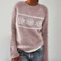 Dettaglio del maglione in maglia rosa da donna con motivi a fiocchi di neve bianchi - 3XL / Top / Rosa(8632)