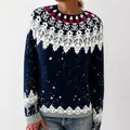 Dettaglio ravvicinato del maglione blu scuro da donna con motivo a fiocchi di neve - 3XL / Top / Blu Profondo (8732)