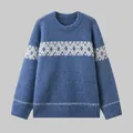 Vista dettagliata del motivo a rombi nordici su un maglione blu lavorato a maglia oversize - 3XL / Parte superiore (8739) / Blu scuro