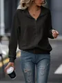Chaqueta informal de punto acanalado negro para mujer presentada en un entorno urbano al aire libre - S / Tops / Negro