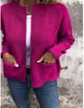 Vista detallada de la chaqueta de punto informal magenta para mujer con cierre - Rosa rojo