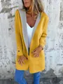 Detalle del cárdigan amarillo con capucha para mujer, forro gris y botones en los puños. - S / Tops / Amarillo