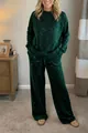 Vista detallada del conjunto de relax verde esmeralda brillante para mujer en el hogar - S / Top Y Pantalón / Verde
