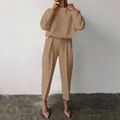 Completo casual due pezzi da donna con top a maniche lunghe e pantaloni kaki autunnali - Taglia S / Top E Pantaloni / Marrone
