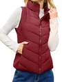 Vista detallada de chaleco acolchado para mujer con cuello alto en color rojo granate - S / Tops / Rojo