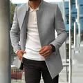 Manteau élégant en laine grise pour homme avec col montant et coupe cintrée contemporaine - S / Hauts / Gris