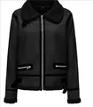 Vooraanzicht van zwart damesjack met lamsvachtlook, rits en pluizige kraagdetails - S / Tops / Zwart