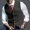 Gilet élégant pour homme gris foncé à carreaux, coupe ajustée avec un col à revers - Gris foncé