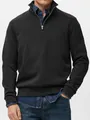 Primer plano de sudadera negra de hombre con media cremallera y cuello alto - M / Tops / Negro