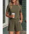 Completo casual da donna 2 pezzi verde oliva con profili bianchi e scollo a giro - Verde militare