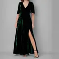 Elegant dark green velvet V-neck maxi dress with high split and sleeves - S / Green