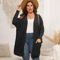 Oversized γυναικεία μαύρη πλεκτή ζακέτα με μανίκια νυχτερίδα και δύο μεγάλες τσέπες - 1XL / Tops / Μαύρο