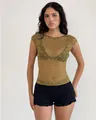 Top corto de encaje verde oliva de estilo francés con pantalones cortos negros con volantes - S / Tops / Verde