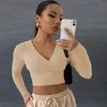 Haut court à manches longues et col en V nervuré beige élégant pour la mode d'automne - Abricot