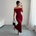 Elegant off-shoulder burgundy evening dress with a slim fit silhouette - S / Burgundy