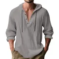 Gros plan sur une chemise à capuche Henley grise en lin pour homme avec boutons. - S / Hauts / Gris