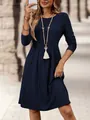 Vista detallada de vestido midi de punto acanalado azul marino con estilo retro francés - S / Top Y Pantalón / Azul marino