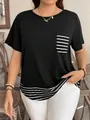 Detail van een zwart dames-T-shirt met gestreepte zak en contrasterende zoom. - S / Tops / Zwart