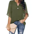 Detailansicht der eleganten olivgrünen Damen-Chiffonbluse mit V-Ausschnitt und Schlitzärmeln - S / Oberteile / Armeegrün