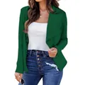 Detalle frontal de una elegante chaqueta blazer verde oscuro para mujer, estilo moderno - Verde