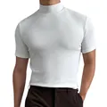 Dettaglio ravvicinato di una t-shirt bianca da uomo a lupetto a maniche corte, slim fit - Bianco