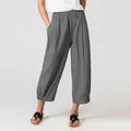Comfortable women's loose grey casual cropped trousers with elastic waist for summer - S / Bottoms / Gray