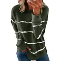 Détail d'un sweat-shirt à col rond vert olive orné d'un imprimé à rayures blanches - Vert