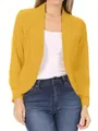 Primer plano de un blazer amarillo abierto combinado con un top blanco y vaqueros azul. - Amarillo