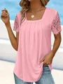 Vue détaillée d'un haut rose tendance pour femme avec col carré et manches courtes en dentelle. - S / Hauts / Rose