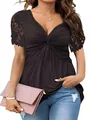 Elegante top nero con scollo a V, dettaglio intrecciato e maniche corte in pizzo - Nero