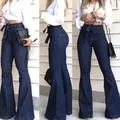 Elegantes vaqueros acampanados de cintura alta para mujer con lazo, vistos desde tres ángulos - S / Bottoms / Azul