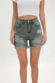 Dettaglio frontale di pantaloncini in jeans grigi da donna con strappi e orli sfrangiati. - Taglia S / Pantaloni e gonne / Grigio