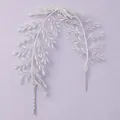 Délicate vigne de cheveux de mariée en argent avec perles sur fond lavande élégant - Bandeaux élégants et luxueux HS-J7009S