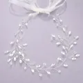 Élégante vigne de cheveux de mariée argentée avec cristaux clairs et ruban blanc - Bandeaux d'ornement quotidien HS-J2815