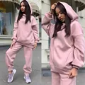 Vue détaillée d'un ensemble de survêtement rose surdimensionné avec capuche - S / Haut Et Bas / Rose