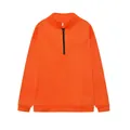 Dettaglio di una felpa arancione brillante da donna con mezza zip e maniche lunghe comoda - Arancione