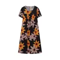 Detailansicht eines kurzärmeligen Damenkleides mit lebhaftem Sonnenblumen-Blumendruck - Farbe 9 (Schwarz Sonnenblume)