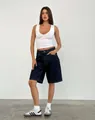 Pantalones cortos de mezclilla azul oscuro holgados vintage con top de tirantes - S / Azul Negro